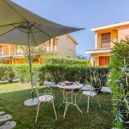 Emerald Private Compound Swimming Pool *