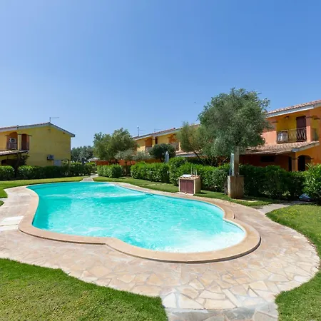 Emerald Private Compound Swimming Pool Villa SantʼAnna Arresi