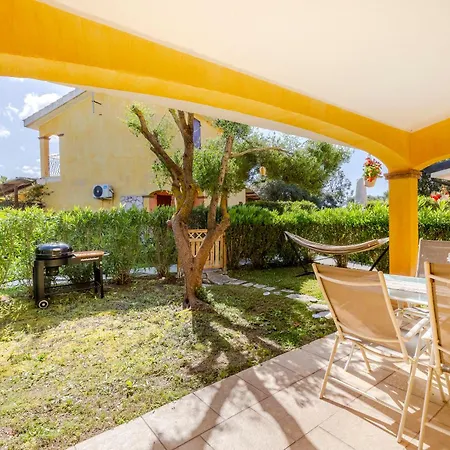Emerald Private Compound Swimming Pool Vila SantʼAnna Arresi