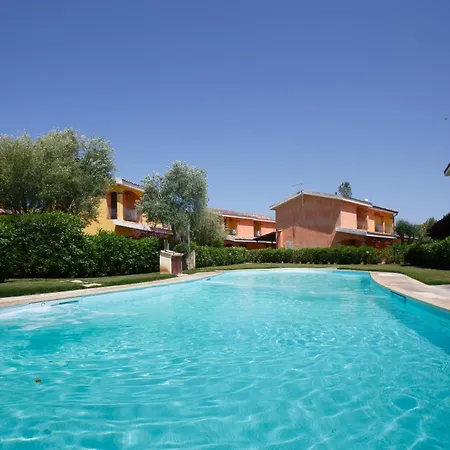 Emerald Private Compound Swimming Pool * SantʼAnna Arresi